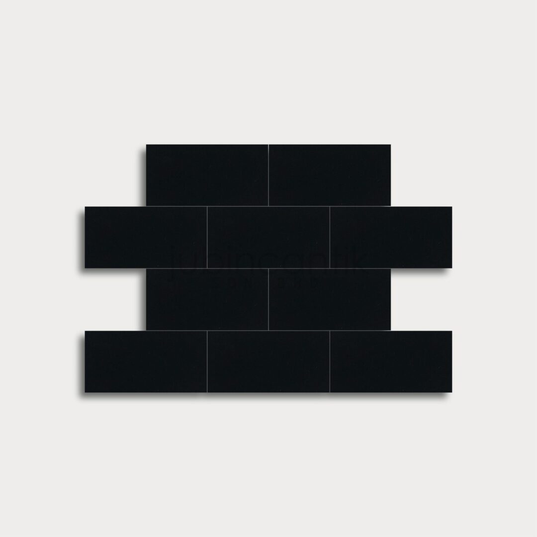 FLAT BLACK -<br>SUBWAY TILE